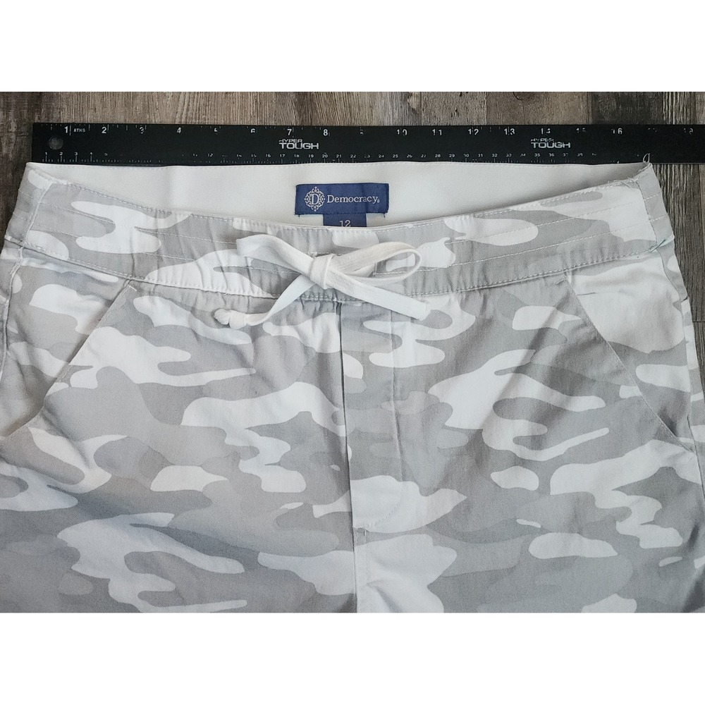 Democracy Shorts Womens 12 Gray Camo High Rise Drawstring Casual BH81489KX2 - Picture 3 of 7